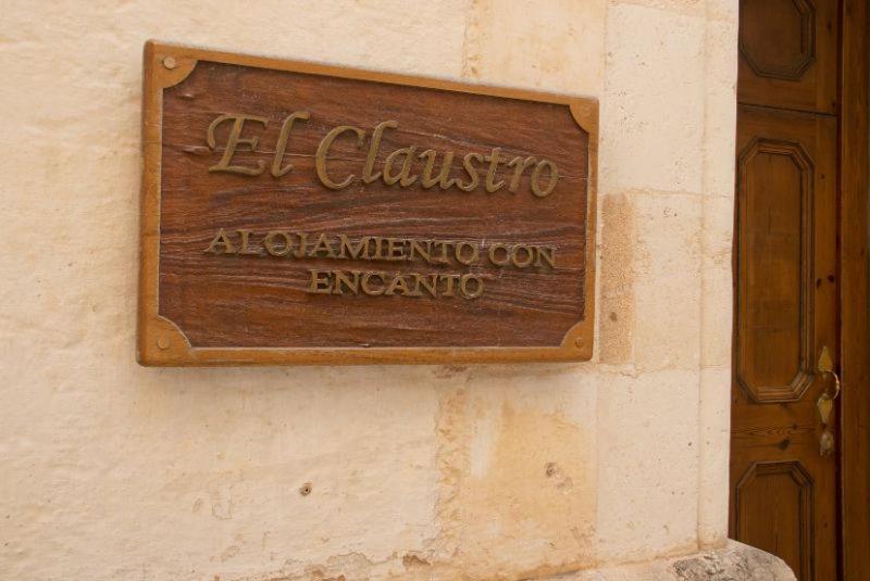 Grupoandria El Claustre De Ciutadella - Hospederia Hostel Kültér fotó